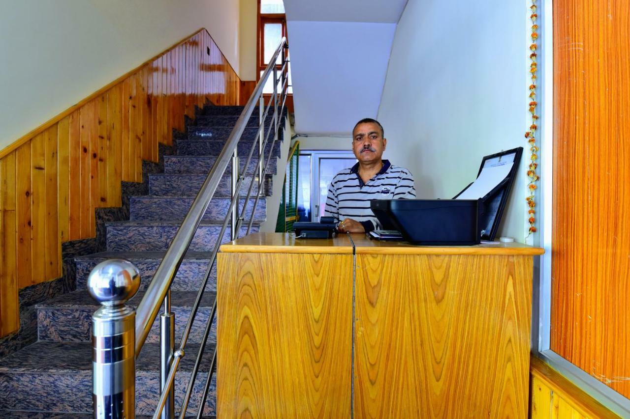 Oyo 38661 Hotel Apna Ghar Manāli Екстериор снимка